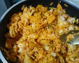 รูปขั้นตอนการทำที่ 6 ของ ข้าวผัดกิมจิ:สะโพกไก่หั่นชิ้น