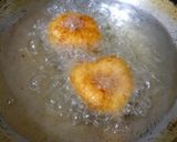 A picture of step 4 of Dahi Vada.