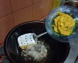 Foto langkah ke 8 dari resep Ayam Goreng Serundeng Lengkuas (Bumbu Ungkep).