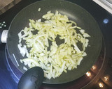 Foto del paso 1 de la receta: Tortilla de patatas guisada