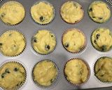 Foto langkah ke 4 dari resep Blueberry White Chocolate Muffin.