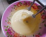 Hình bước làm 2 của món Bánh lady finger