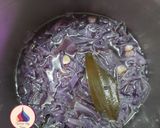 A picture of step 3 of Purple cabbage Soup.