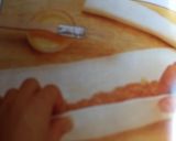 Foto del passaggio 2 della ricetta Rotolini di salsicciaRicette per feste di bambini 🧒