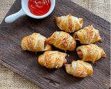Foto langkah ke 4 dari resep Cheesy Sausage Bites.