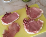 Foto del paso 2 de la receta: Chuletas de cerdo con guarnición