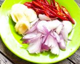 Foto langkah ke 3 dari resep Tumis sawi putih tauge.