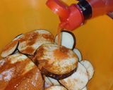 A picture of step 3 of Baingan Ke pakoray.