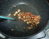 A picture of step 3 of Malaysian Stir Fry Water Spinach with Shrimp Paste 馬來西亞蝦醬炒通菜.