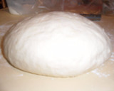 Foto del paso 6 de la receta: Pizza de muzzarella y aceitunas