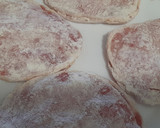 Foto del paso 2 de la receta: Escalopines con relleno de pepinillos