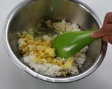 Foto langkah ke 2 dari resep Nasi Kuning Praktis.