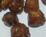 Foto langkah ke 3 dari resep 21 - 2 Bola Bola Kurma.