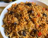 A picture of step 1 of Burnt Garlic Mushroom Fried Rice without Sauce.