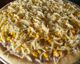 Foto langkah ke 5 dari resep Cheesy Tuna Melt Pizza.