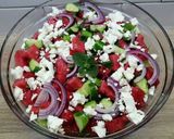 Sajtos - uborkás dinnyesaláta recept fázis 2 fotója