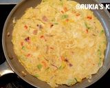 A picture of step 5 of Noodles omelette (Egg noodles omelette).