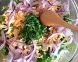 Foto del paso 13 de la receta: Tostadas de salpicón de pollo