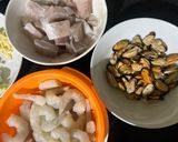 Foto langkah ke 3 dari resep Easy seafood paella.