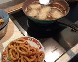Foto langkah ke 4 dari resep Eggless Churros Kornet dengan Saus Keju.