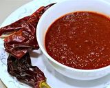 A picture of step 2 of Schezwan chutney.