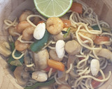 Foto del paso 6 de la receta: Noodles con verduras, gambas y almendras