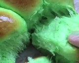 Foto langkah ke 5 dari resep Roti Pandan.