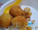 Foto langkah ke 6 dari resep MPASI 12m+ Bola-bola nasi mudah enak.