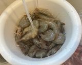 A picture of step 1 of Spicy Tempura Prawn.