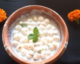 A picture of step 5 of Makhana Raita.