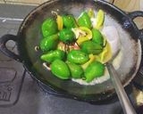 Foto langkah ke 3 dari resep Tumis cumi asin cabe gendot.