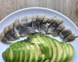 Foto del paso 2 de la receta: Arenques marinados con aguacate