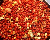 Hình bước làm 1 của món Đậu Phộng Rang Bơ Tỏi