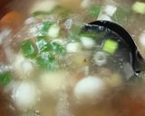 Foto langkah ke 7 dari resep Sop Telur Puyuh Bumbu Iris.