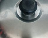 A picture of step 4 of Rice flour upma.