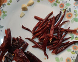 Foto del paso 1 de la receta: Chile para pozole rápido y fácil