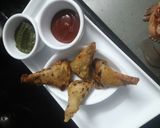 A picture of step 8 of Left over roti samosa.