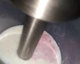 A picture of step 1 of Strawberry shake🍓.