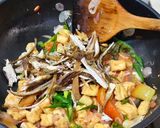 Foto langkah ke 5 dari resep Tumis Tauco Tahu Tongkol.