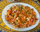 Une image de l'étape 17 de Salade multicolore de riz blanc, carottes, petits pois, tomate, radis et persil.