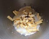 Une image de l'étape 3 de Pâte brisée au citron vert, vanille et lait.
