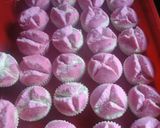 Foto langkah ke 7 dari resep Bolu kukus pink ketawa.