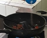 รูปขั้นตอนการทำที่ 3 ของ ไข่นุ่มผัดมะเขือเทศหมูสับ