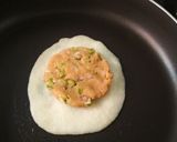 A picture of step 6 of Potato pocket sandwich.