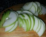 Foto del paso 5 de la receta: Torta invertida de manzanas y ciruelas