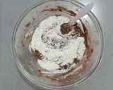 Foto langkah ke 2 dari resep Triple Chocolate Cookies.