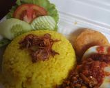 Foto langkah ke 4 dari resep Nasi kuning gurih praktis pakai magicom.
