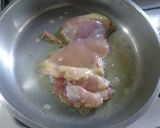 Foto del paso 1 de la receta: Pollo al verdiñon (verdeo y champiñón) con papas 🤔🤗🤗