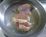 Foto del paso 1 de la receta: Pollo al verdiñon (verdeo y champiñón) con papas 🤔🤗🤗