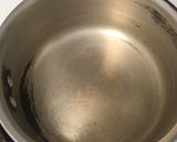 A picture of step 1 of Kaanda Poha (spiced flattened rice)#mycookbook.